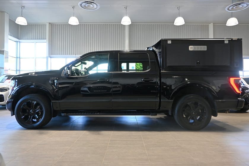 Bild 2 av Ford F-150 SuperCrew Black Edition 5.0 V8 HUNDKÅPA
