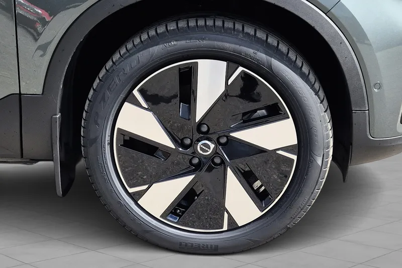 Volvo EX40 Twin Motor bilde 9