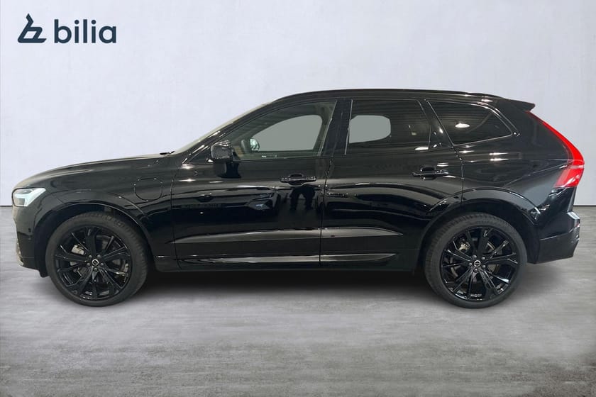Bild 3 av Volvo XC60 T8 Plus Black Nordic Edition Panoramaglastak Mörkt tonade rutor 5 st Parkeringskamera 360 HarmanKardon PremiumSound
