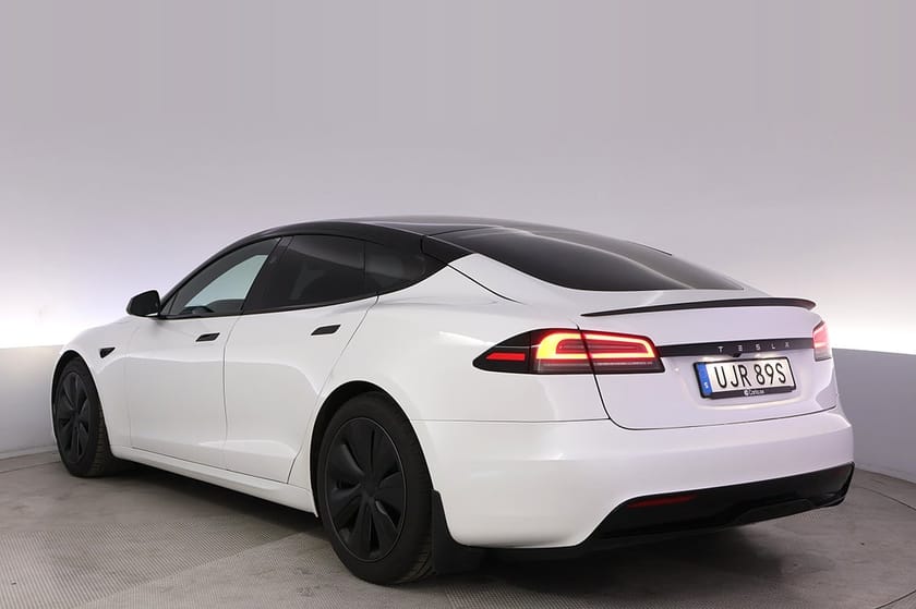 Bild 4 av Tesla Model S Long Range AWD Uppg. Autopilot Yoke Pano