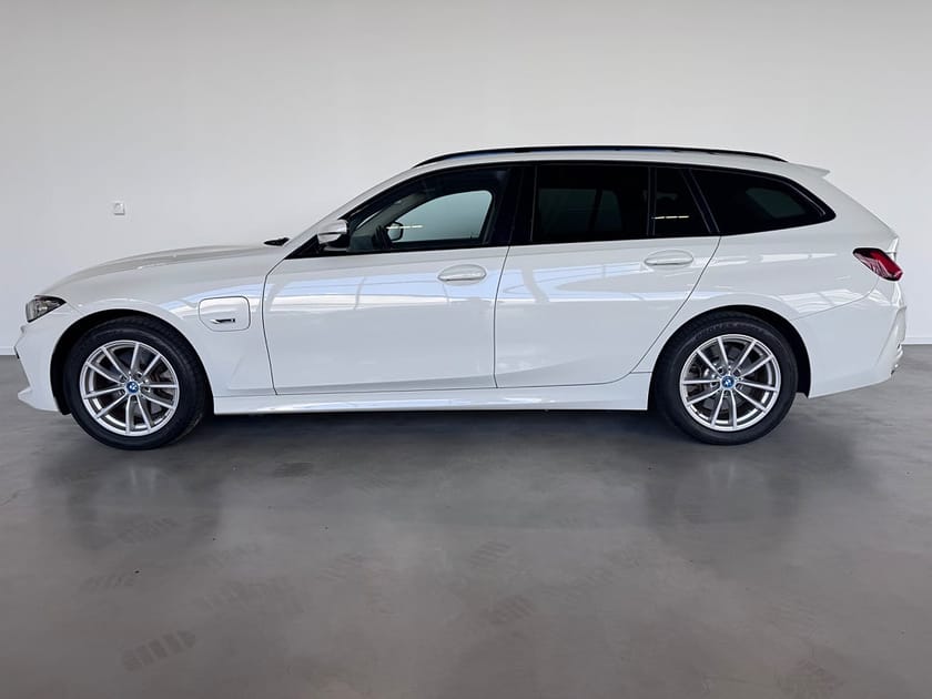 Bild 2 av BMW 330e xDrive Touring