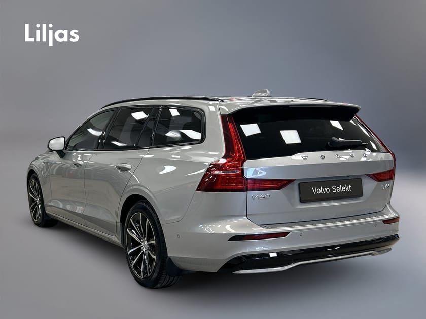 Bild 4 av Volvo V60 T6 AWD Plus Dark Nordic Edition//360-kamera//Drag//