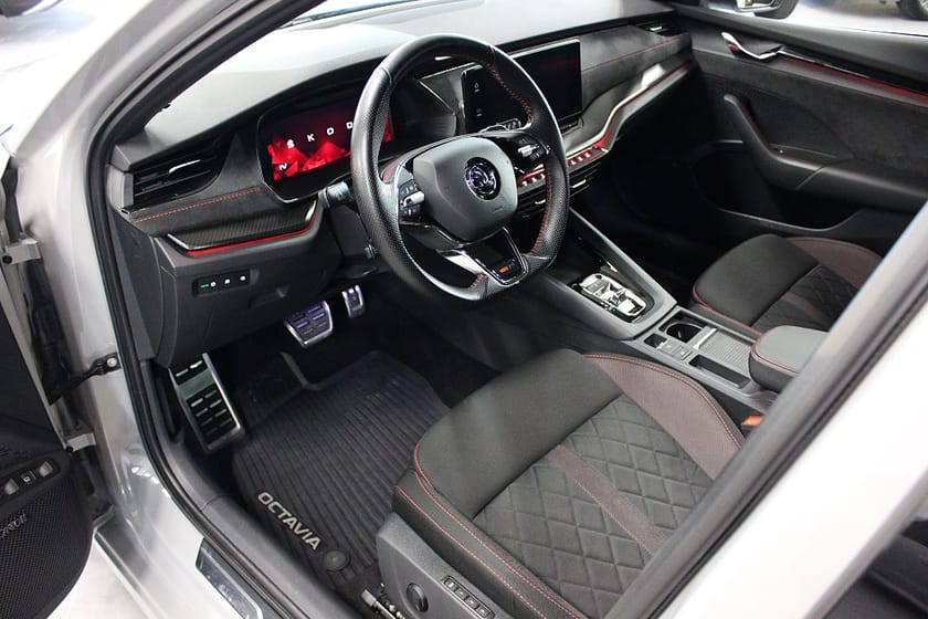 Bild 2 av Škoda Octavia Kombi RS iV