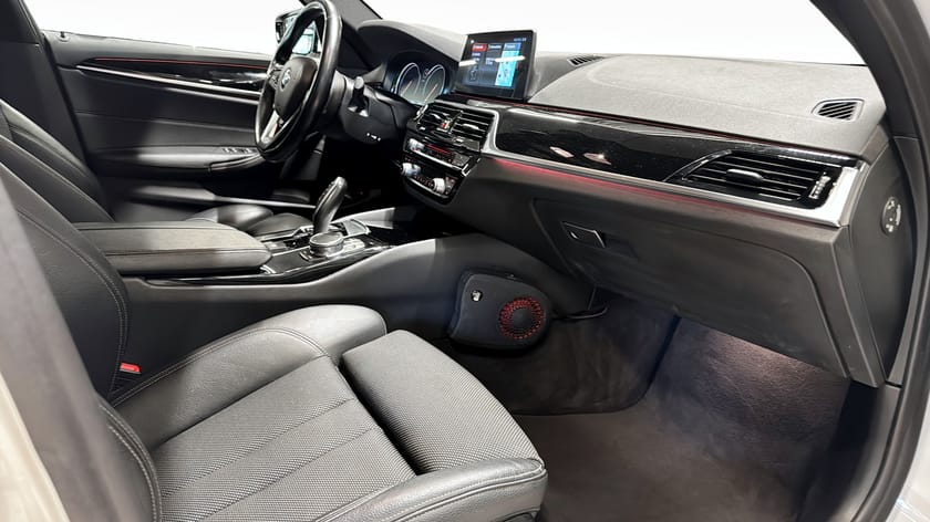 Bild 3 av BMW 520d xDrive Sedan Sportline Drag Navigation