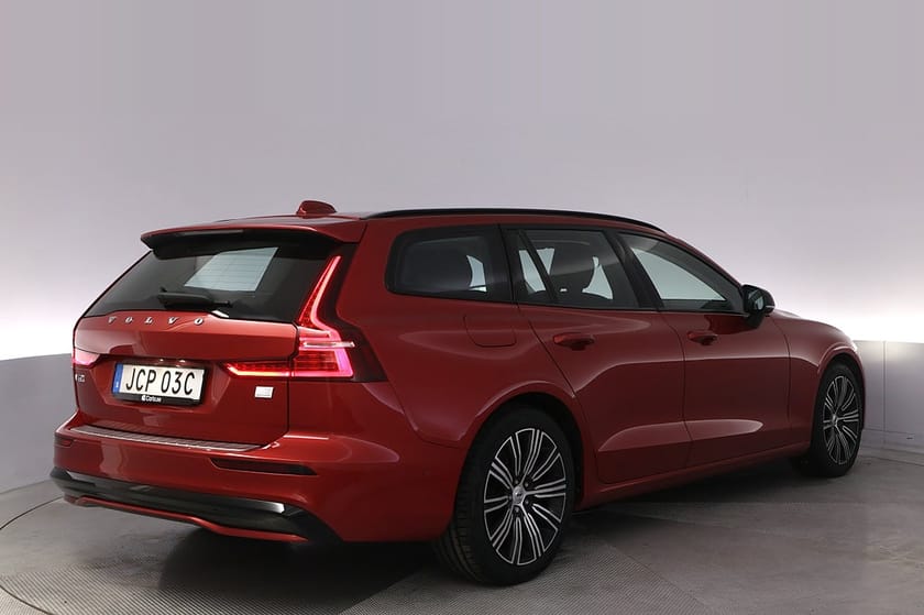 Bild 5 av Volvo V60 Recharge T8 AWD Ultimate Dark Pano 360 HUD Drag