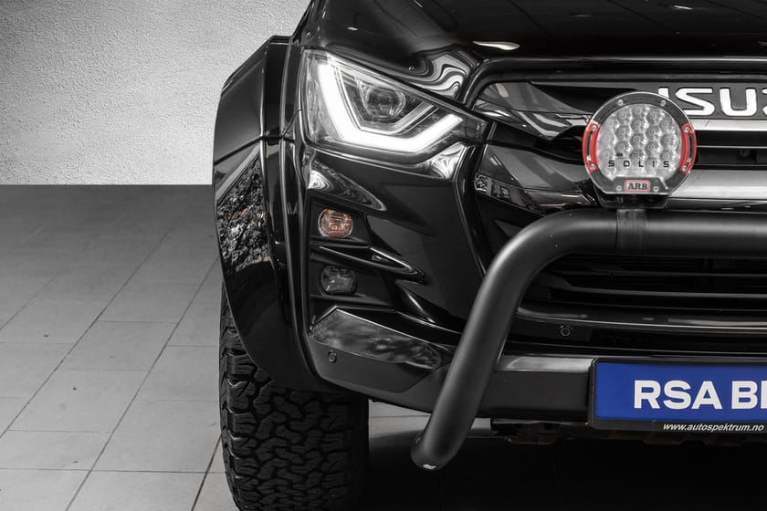 Bilde 2 av Isuzu D-Max Dobbelcab Arctic Truck 35 Black Edition 2 sett hjul