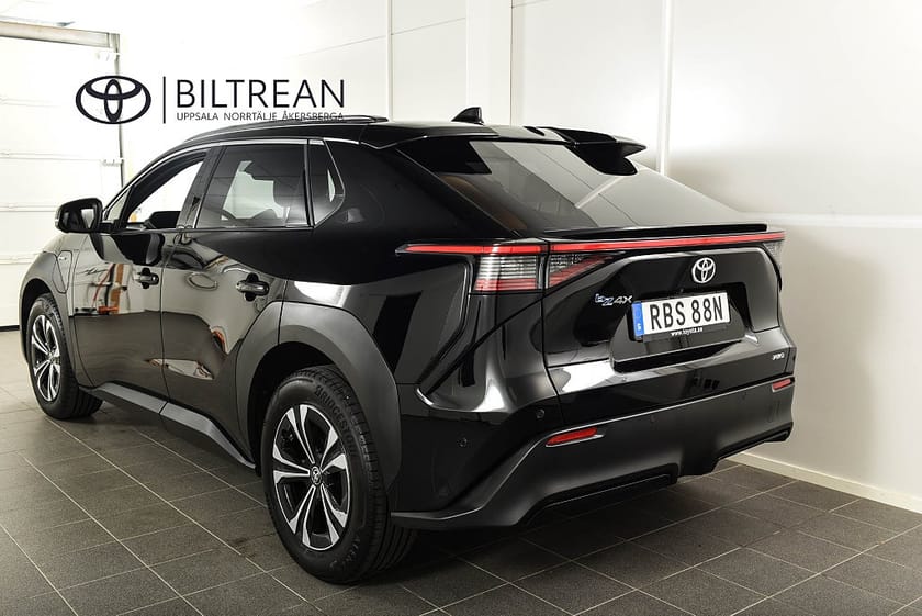 Bild 3 av Toyota bZ4X 71.4 kWh AWD Executive 360° Carplay Navi Rattvärme MOMS