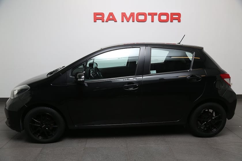 Bild 2 av Toyota Yaris 1,33 Dual VVT-i Active 5-dörrar Kamera Motorvärmare
