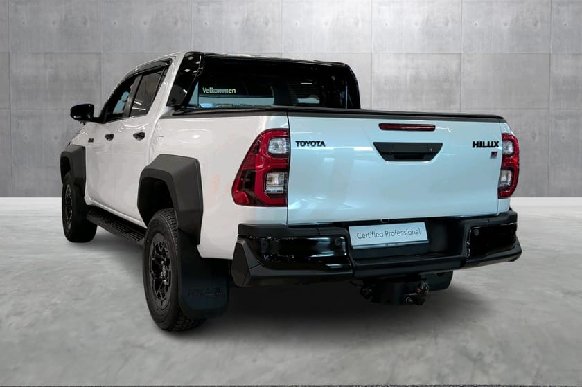 Bilde 3 av Toyota Hilux Dobbelcab D-Cab GR Sport II - Hengerfeste - Sprøytet plan