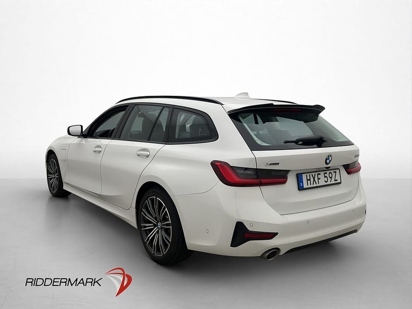 Bild 5 av BMW 330e xDrive Touring Sport Line Shadow Backkamera CarPlay