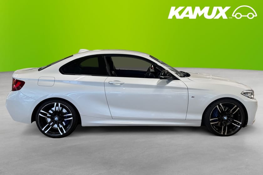 Bild 2 av BMW M235i xDrive Coupé 326hk   H/K Sportavgas Skinn Kamera