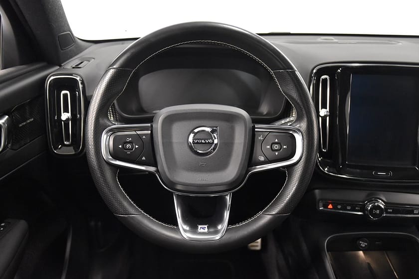 Bild 2 av Volvo XC40 T4 AWD Aut R-Design Pano H/K B-Värm AdaptivF 360° 190hk
