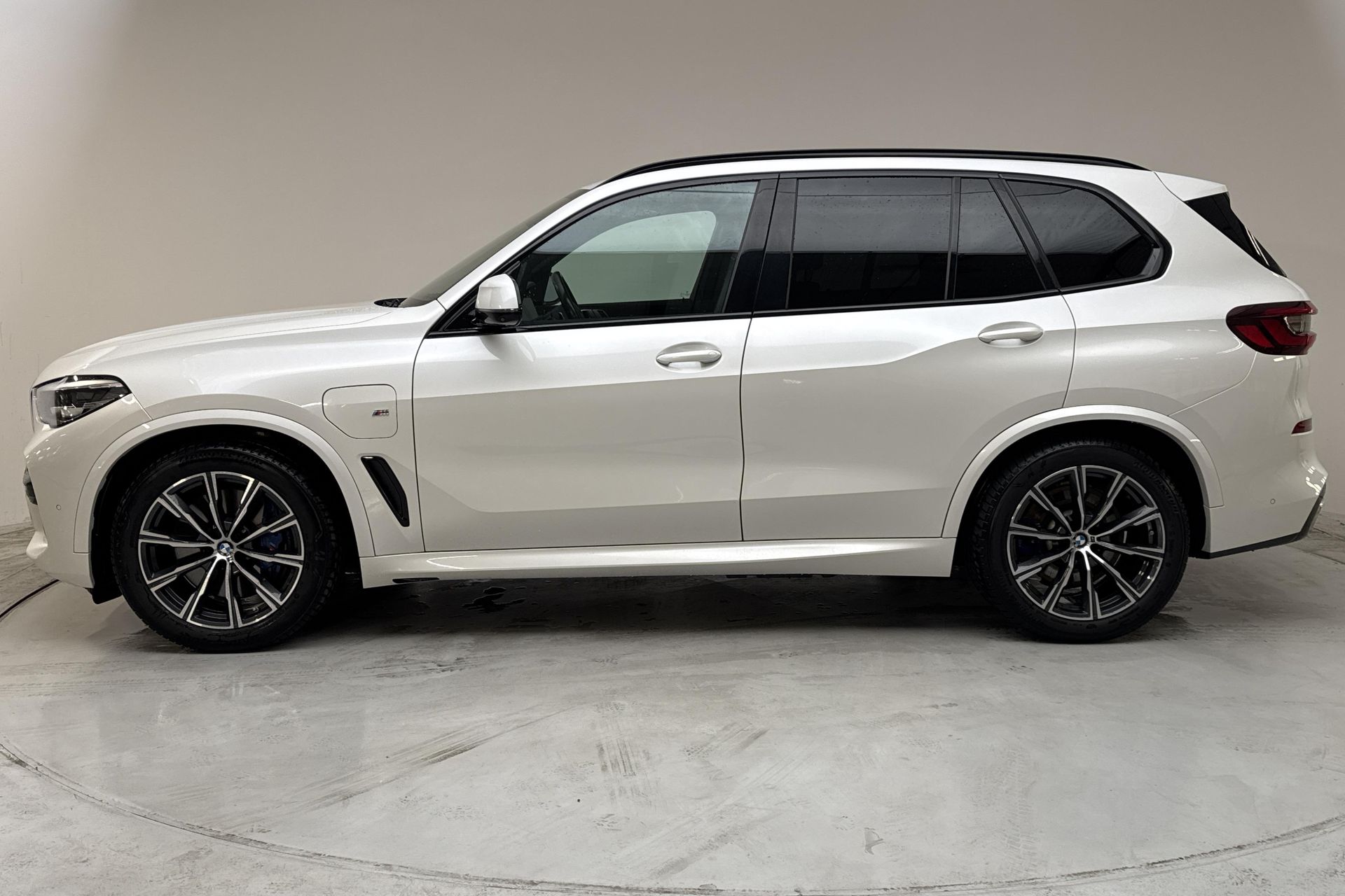BMW X5 xDrive45e iPerformance 2020, photo 2/10