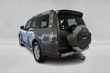 Thumnail bilde 2 av Mitsubishi Pajero 5-dørs