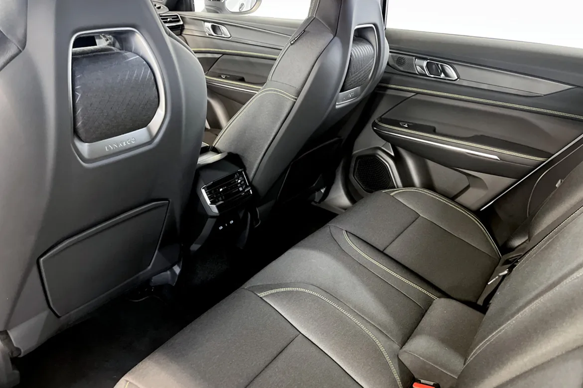 Lynk & Co 01 PHEV