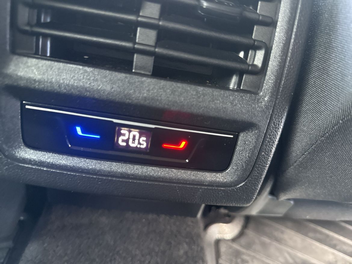 20 / 23