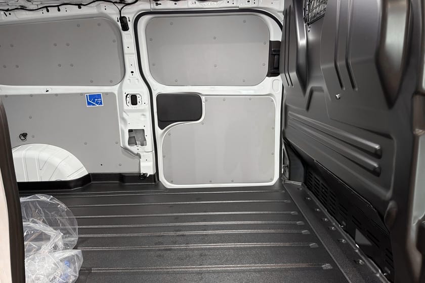 Bild 5 av Ford E-Transit Custom 340 82.5 kWh 218hk Trend 3-Sits Kamera