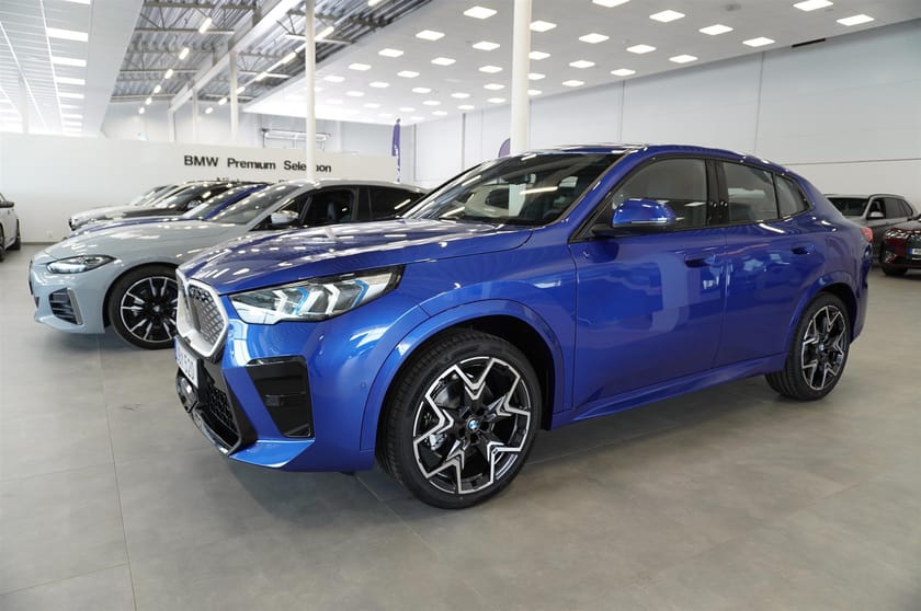 Bild 3 av BMW iX2 xDrive20 xDrive30 M Sport Business Ed Drag DA Pro H K