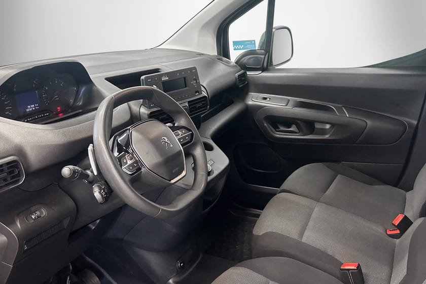 Bild 4 av Peugeot Partner L1 1.2 PURETECH 130HK | AUTOMAT | NYKAMREM