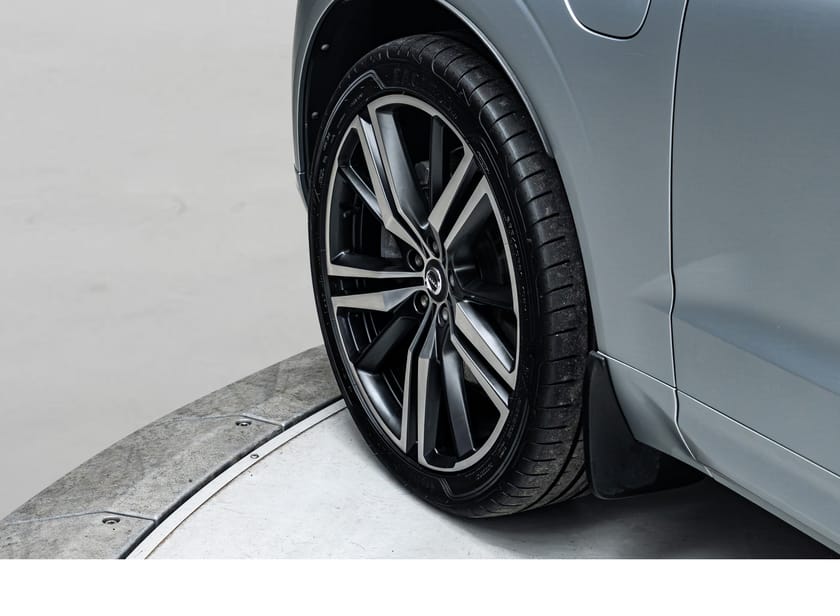 Bilde 4 av Volvo XC60 R-Design, Pano, krok, skinn, r.kam, strøken bil.