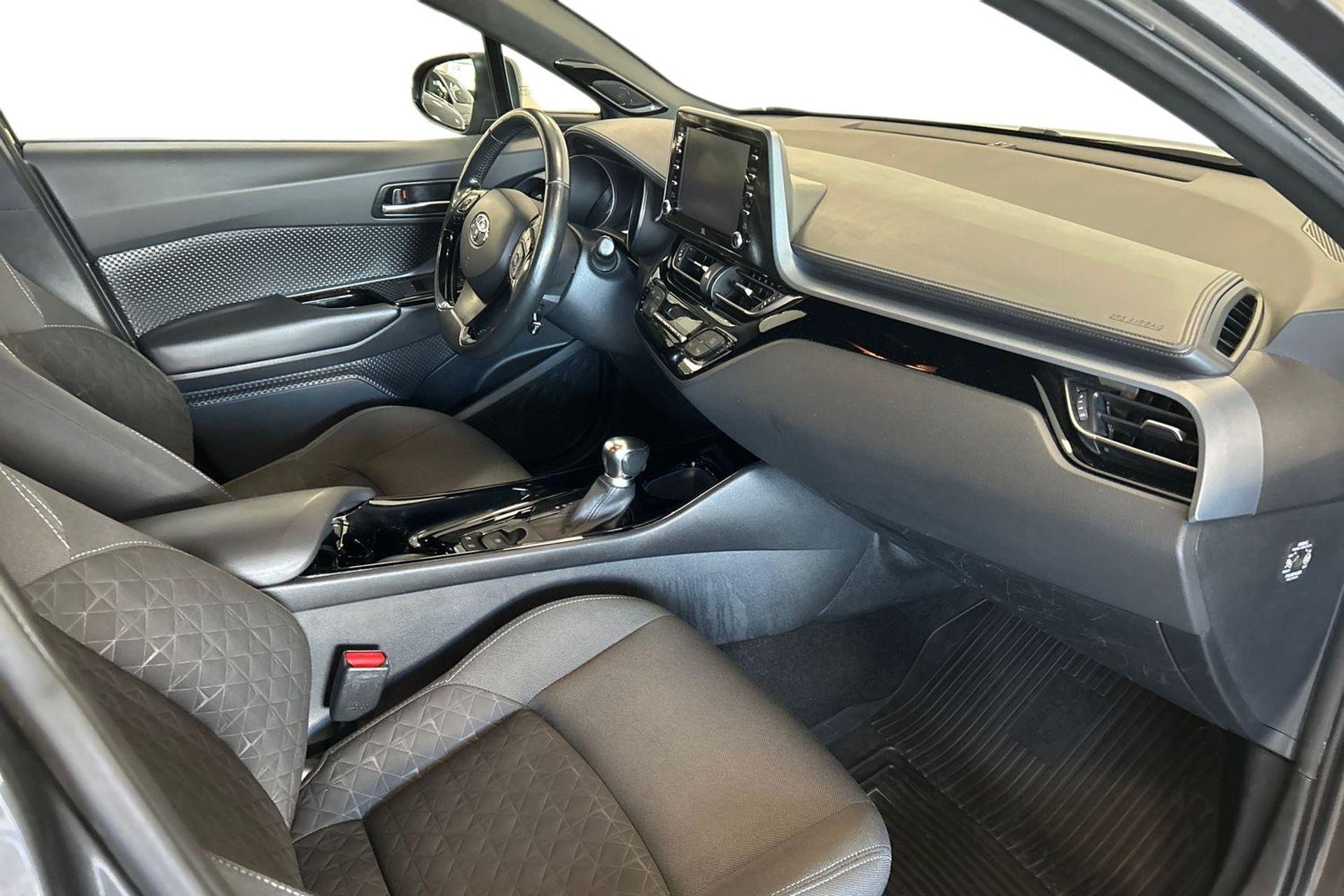 Toyota C-HR Hybrid 2020, bild 7/10