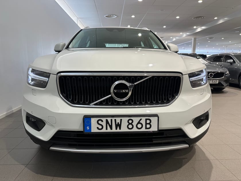 Bild 2 av Volvo XC40 B4 FWD Bensin Momentum Advanced SE/ Parkeringssensor fram/bak/ Backkamera