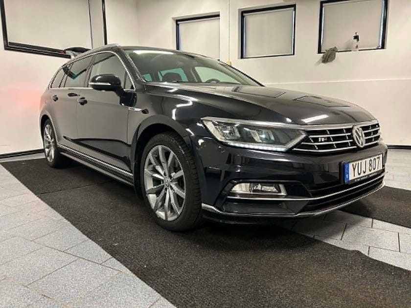 Bild 3 av Volkswagen Passat Sportscombi 2.0 TDI 190 hk R Line 4M GT Läder Cockpit