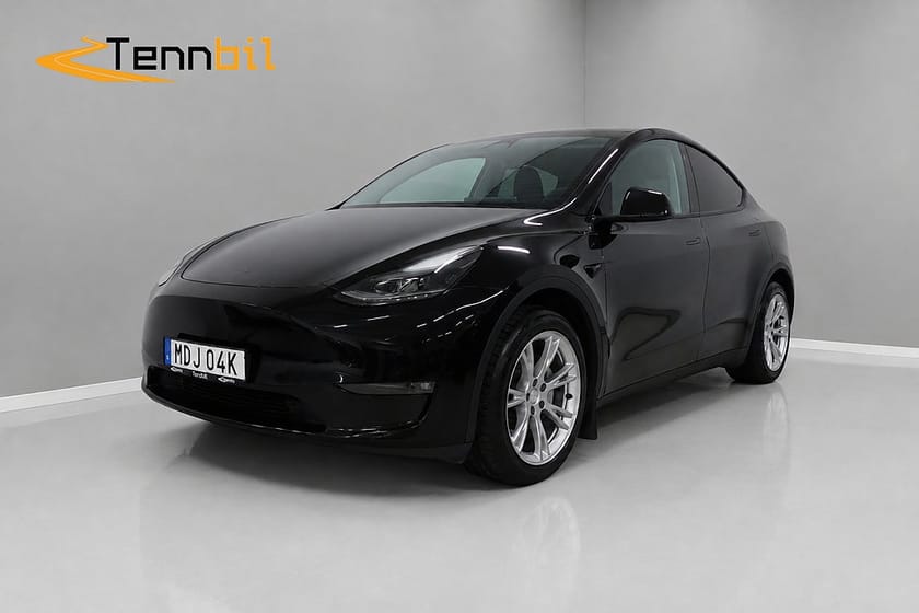 Bild 1 av Tesla Model Y Long Range AWD Dragkrok Panorama MOMS 360°