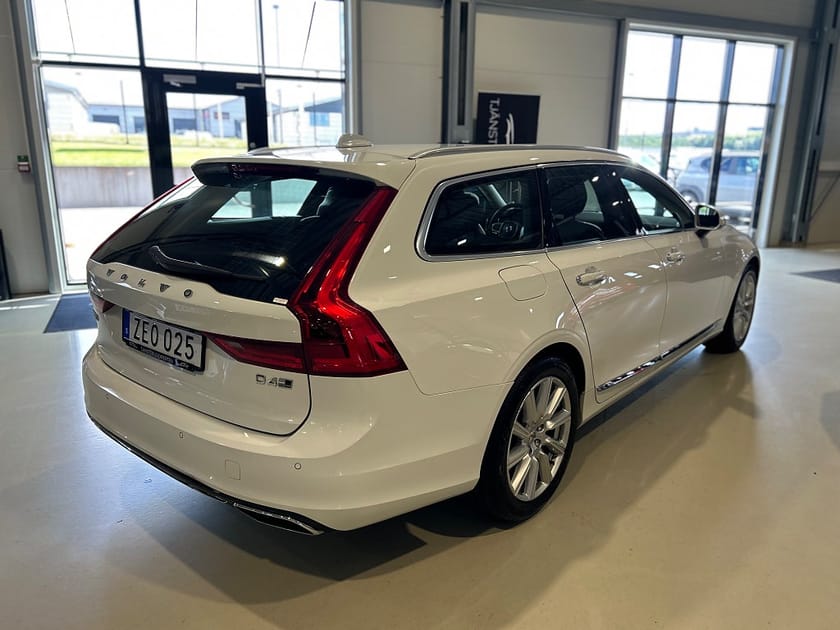 Bild 3 av Volvo V90 D4 AWD Geartronic Inscription 190hk