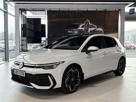 Volkswagen Golf R-Line Edition eTSI 150hk Panorama Oryx