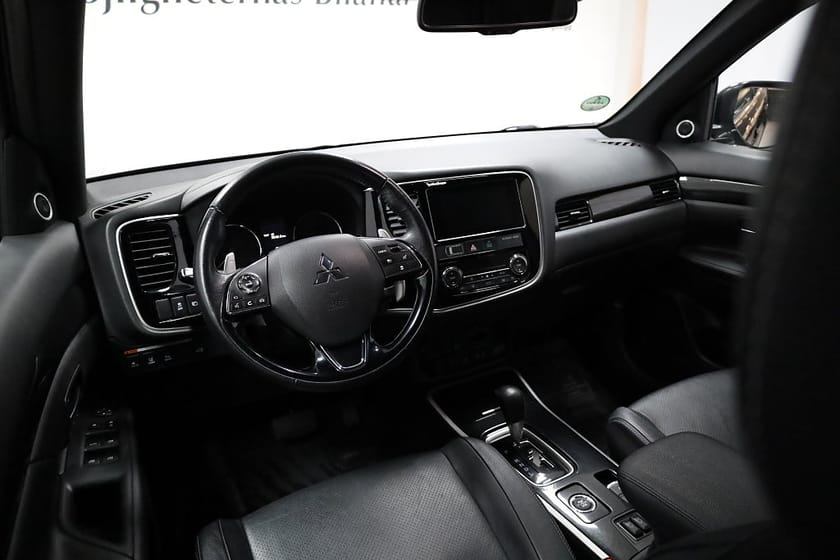 Bild 3 av Mitsubishi Outlander 2.2 Di-D 4WD Onyx 7-sits / Taklucka / Rattvärme