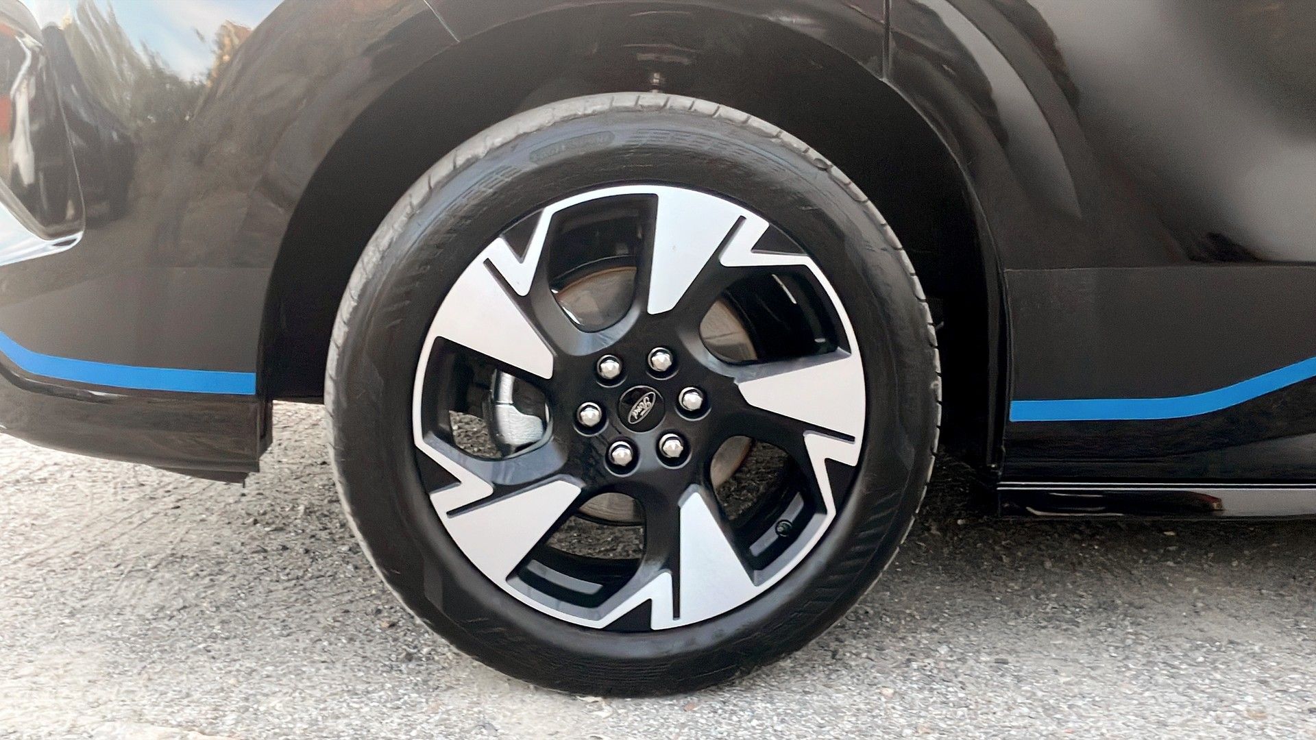 Ford E-Custom Sport Skåp 340L AWD 2026, bild 7/10