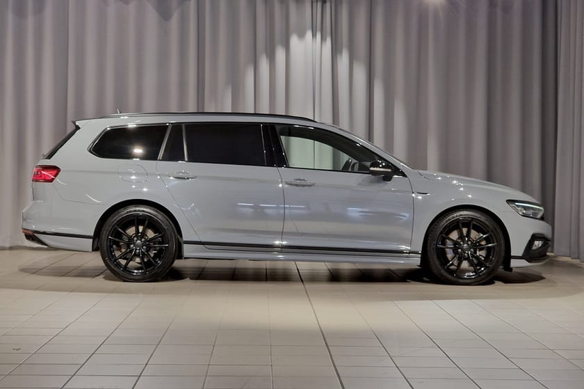 Bild 3 av Volkswagen Passat Sportscombi R-line | P-värmare | Drag | Backkamera | Navi