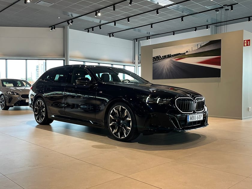 Bild 3 av BMW 530e xDrive Touring M Sport Pro D/A Pro H/K Elstolar Drag