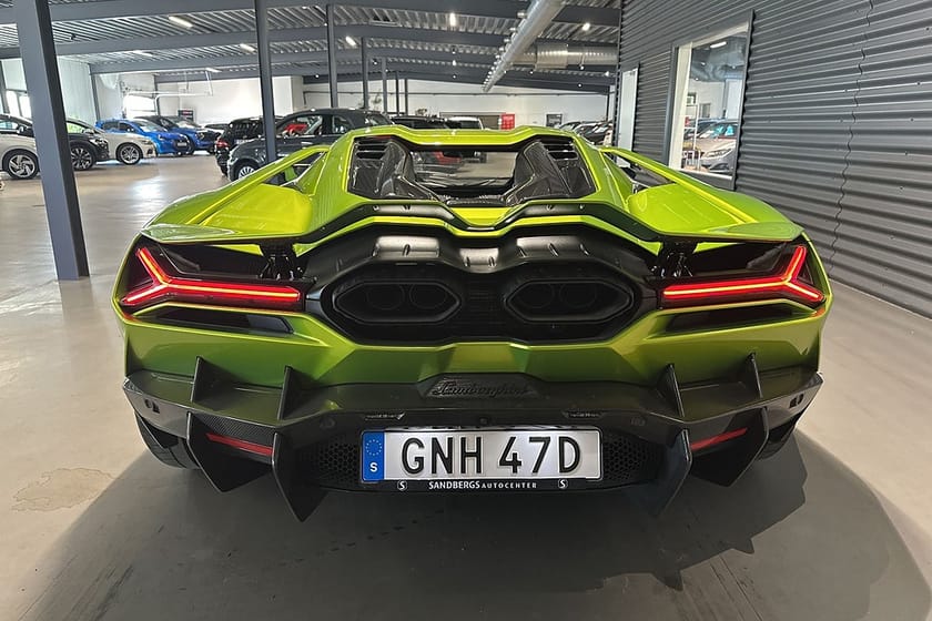 Bild 5 av Lamborghini Revuelto HPEV V12 1015hk Carbon VAT