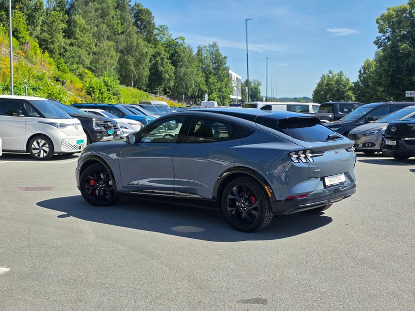 Bilde 2 av Ford Mustang Mach-E Long Range AWD LR|  AWD| Serviceavtale| Premium| B&O| 360-kam++