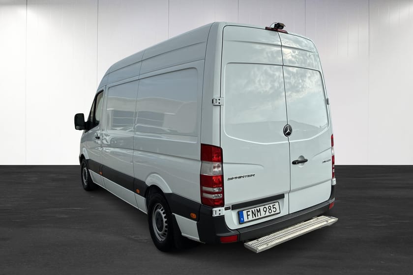 Bild 4 av Mercedes-Benz Sprinter 316 BlueTEC Skåpbil 7G-Tronic | Tempmatic | Backkamera | 3-Sits |