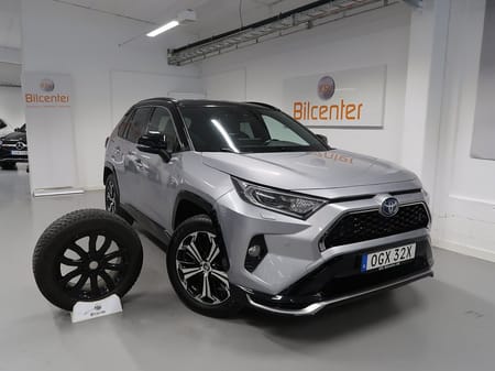 Toyota RAV4 Laddhybrid Plug-in Hybrid Style V-Däck ingår Drag-Kamera-Elstol-Ca