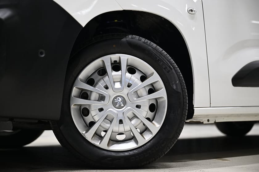 Bild 4 av Peugeot Partner Utökad Last 1.5 BlueHDi 102HK Dragkrok|Dieselvärmare|EnÄgare|Moms