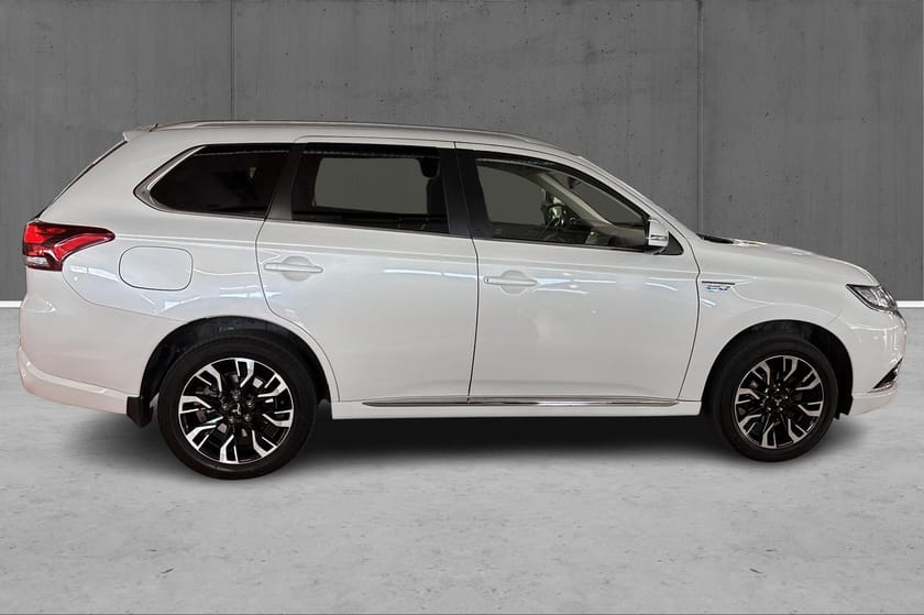 Bilde 4 av Mitsubishi Outlander PHEV Instyle+ Norsk Skinn, H.feste, Rockford