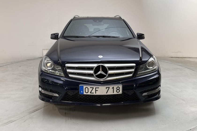 Bild 5 av Mercedes-Benz C 200 T CDI BE Kombi S204 (136hk) AMG Line Drag GPS