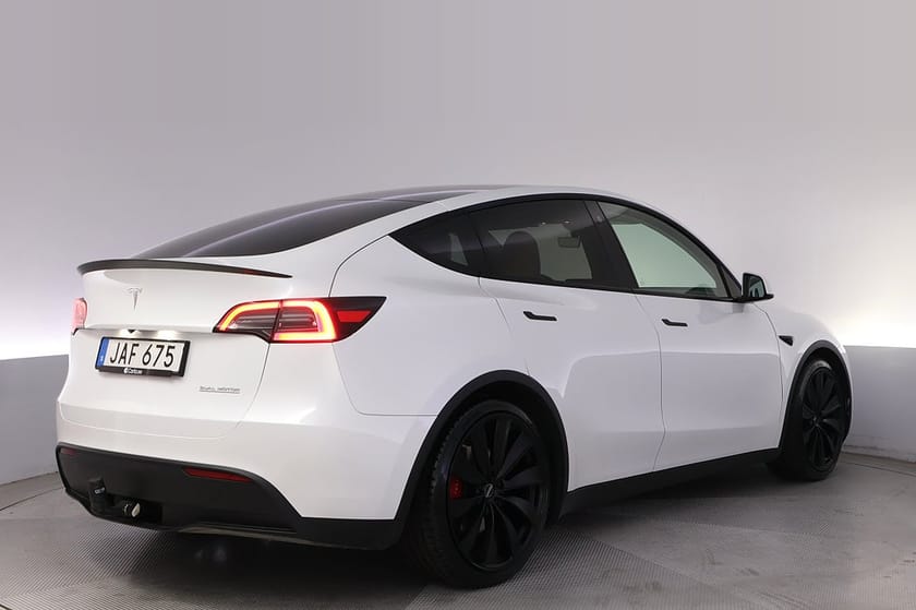 Bild 5 av Tesla Model Y Performance AWD Autopilot Panorama Drag