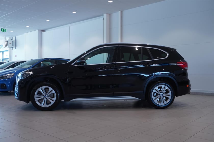 Bild 3 av BMW X1 sDrive20i xLine Navi Keyless HUD HiFi