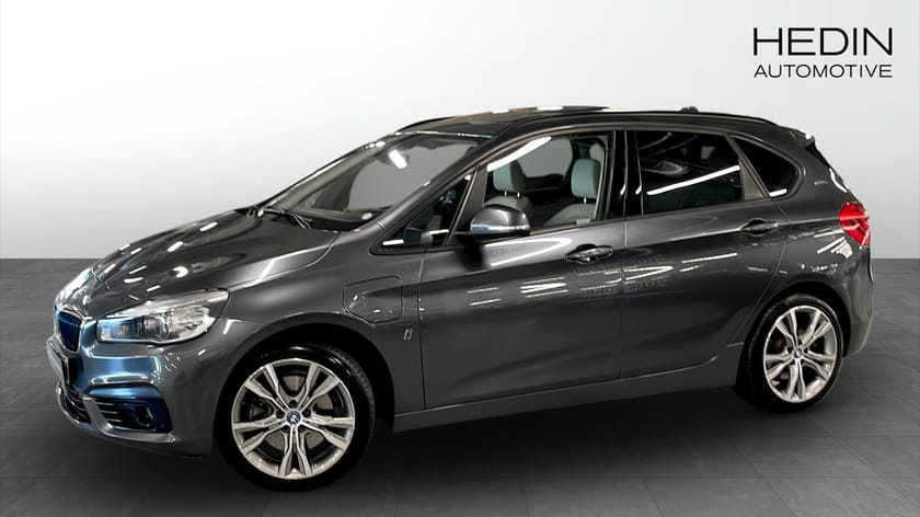 Bild 1 av BMW 225xe Active Tourer Sport Panorama Läder Navi Head-up H/K