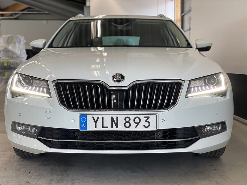 Bild 3 av Škoda Superb Kombi Skoda 2.0 TDI 4X4 190hk Drag Värmare Canton Ljudsystem