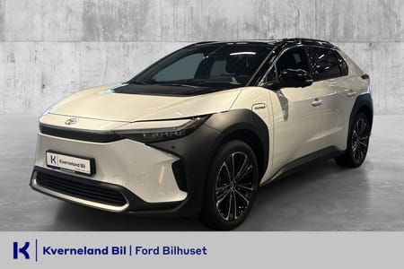 Toyota bZ4X AWD Executive Bitone, Topputsyrt, Krok, JBL, Soltak++