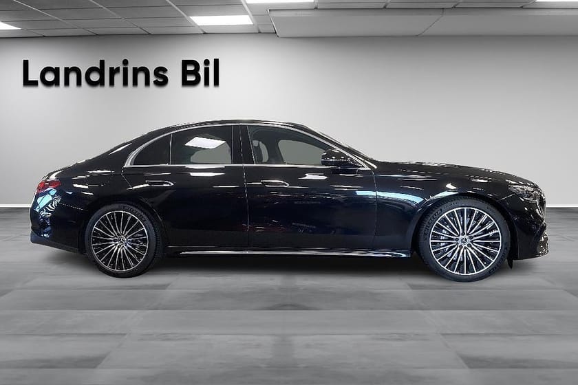 Bild 4 av Mercedes-Benz E 220 d / AMG / Panorama / Burmester
