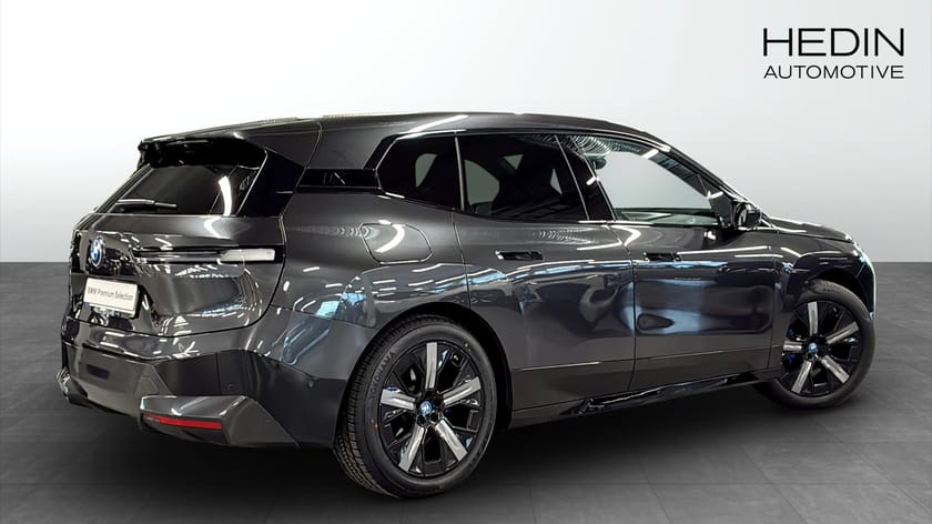 Bild 2 av BMW iX xDrive40 Sportpkt Driving Assist Pro Panorama 360 Kamera H/K