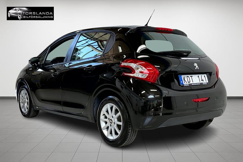 Bild 3 av Peugeot 208 1.2 VTi 82hk | Panorama |V-hjul |Kamrem bytt