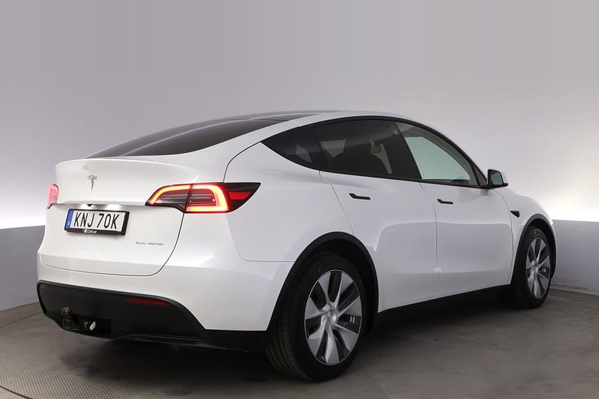 Bild 5 av Tesla Model Y Long Range AWD Autopilot Pano Drag V-hjul